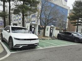 군포시, 전기차 충전시설 설치(변경) 신고 의무 시행 안내 기사 이미지