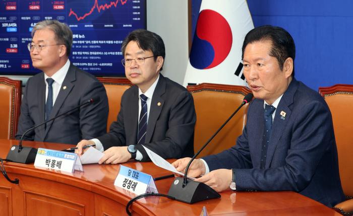 민주당, ‘가족 요양 급여 확대·건보 재산보험료 정률제’ 지방선거 공약 발표