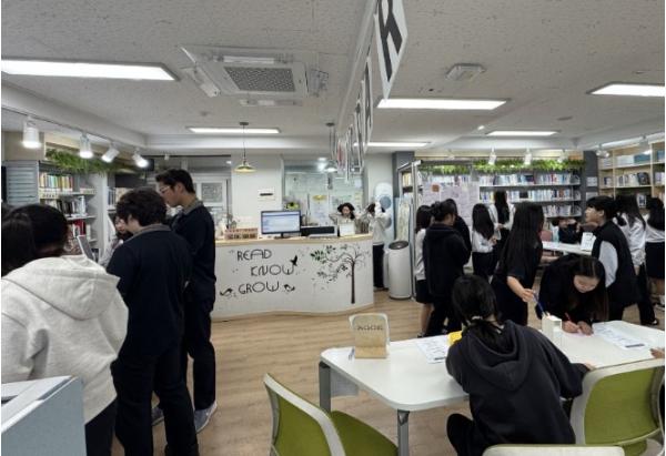 제주도교육청 성산중, ‘세계 책과 저작권의 날’ 도서관 행사 운영 기사 이미지