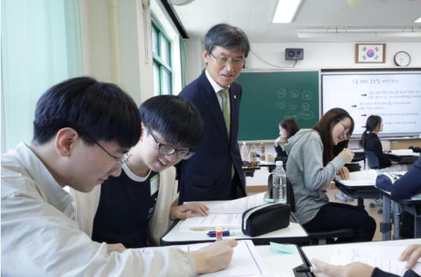 세상을 읽는 비판적 안목, ‘공교육 토론 아카데미’에서 길러요 기사 이미지