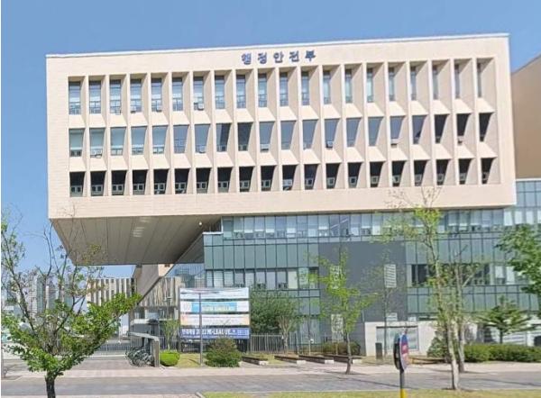 윤호중 행정안전부장관, 경남 통영·거제 호우 피해지역 현장 점검