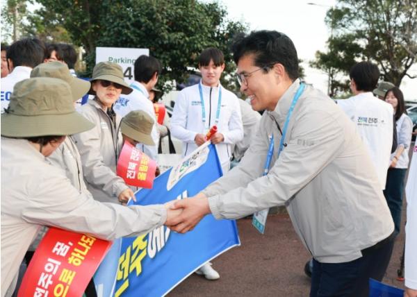 이원택 도지사, 제주 전국체전 개회식 참석…전북 선수단 격려