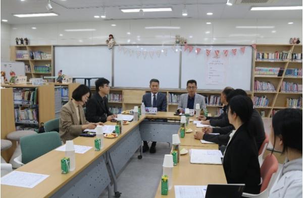 “현장에서 답을 찾다”… 신안교육지원청, 섬마을 학교 찾아가는 공감소통 본격화